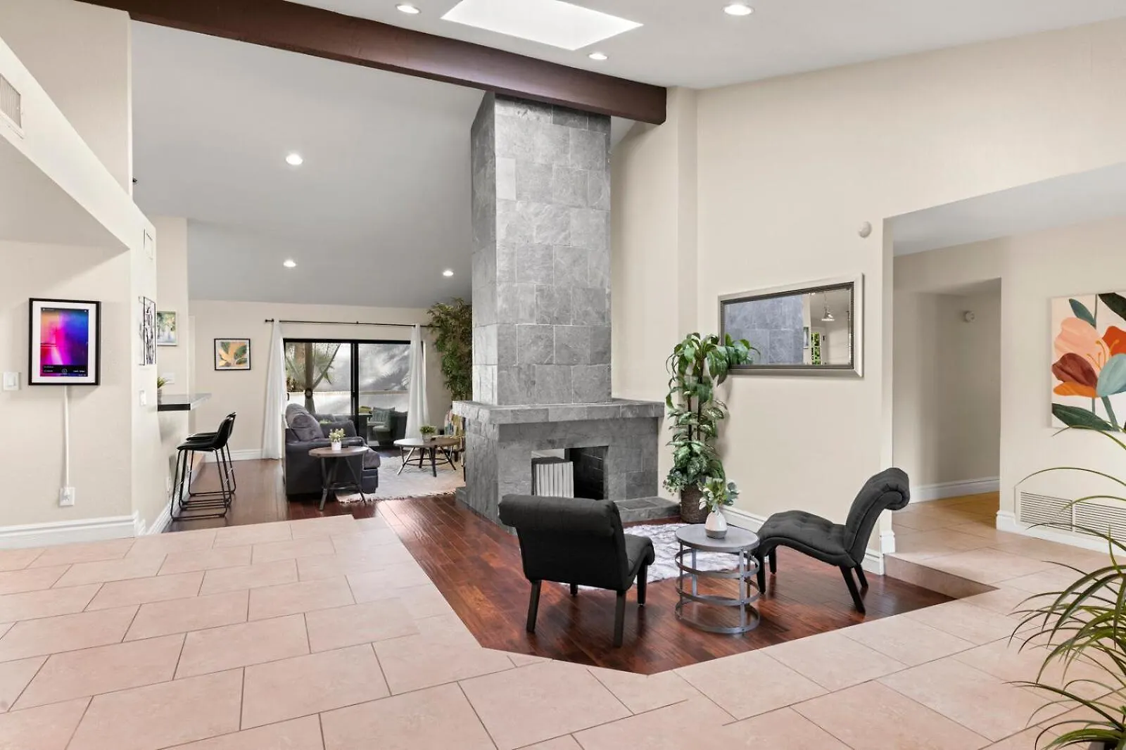 Perfectly Located Spacious Home With Heated Pool Phoenix 0*,  United States