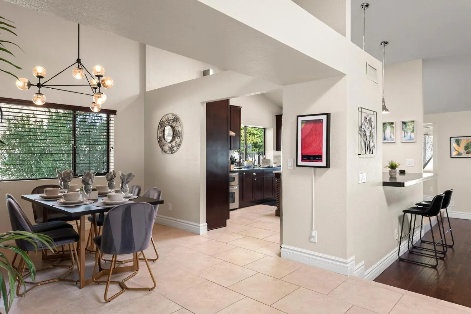 Perfectly Located Spacious Home With Heated Pool Phoenix 0*,