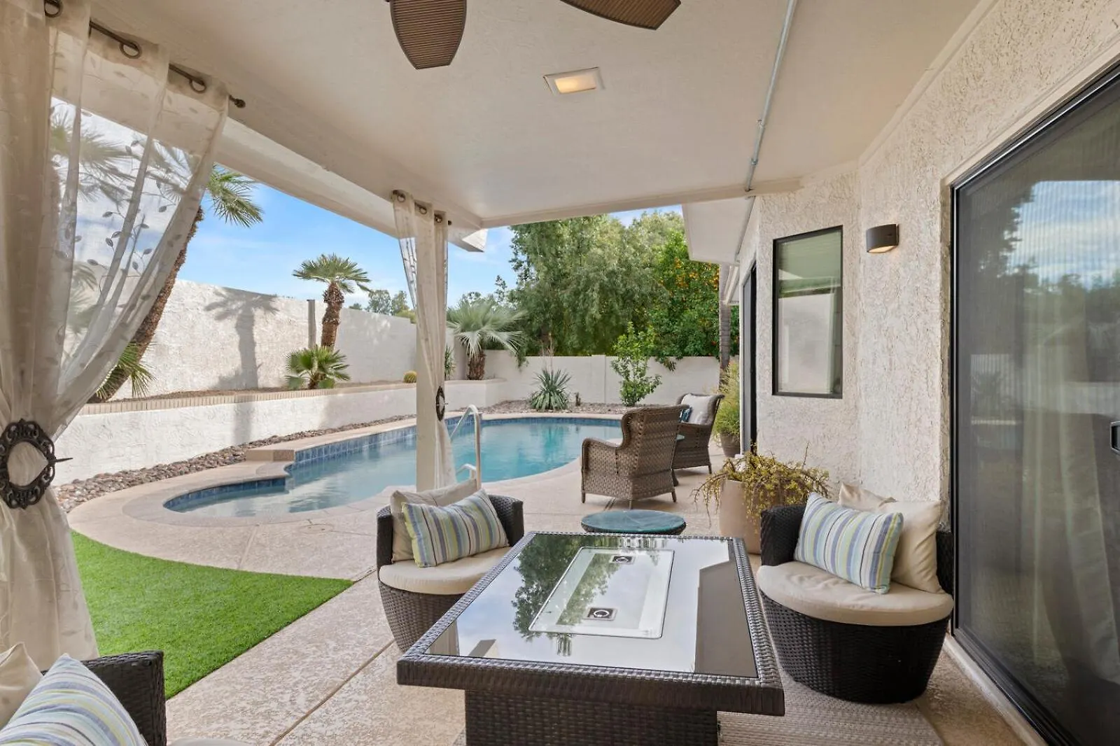 Perfectly Located Spacious Home With Heated Pool Phoenix 0*,  United States